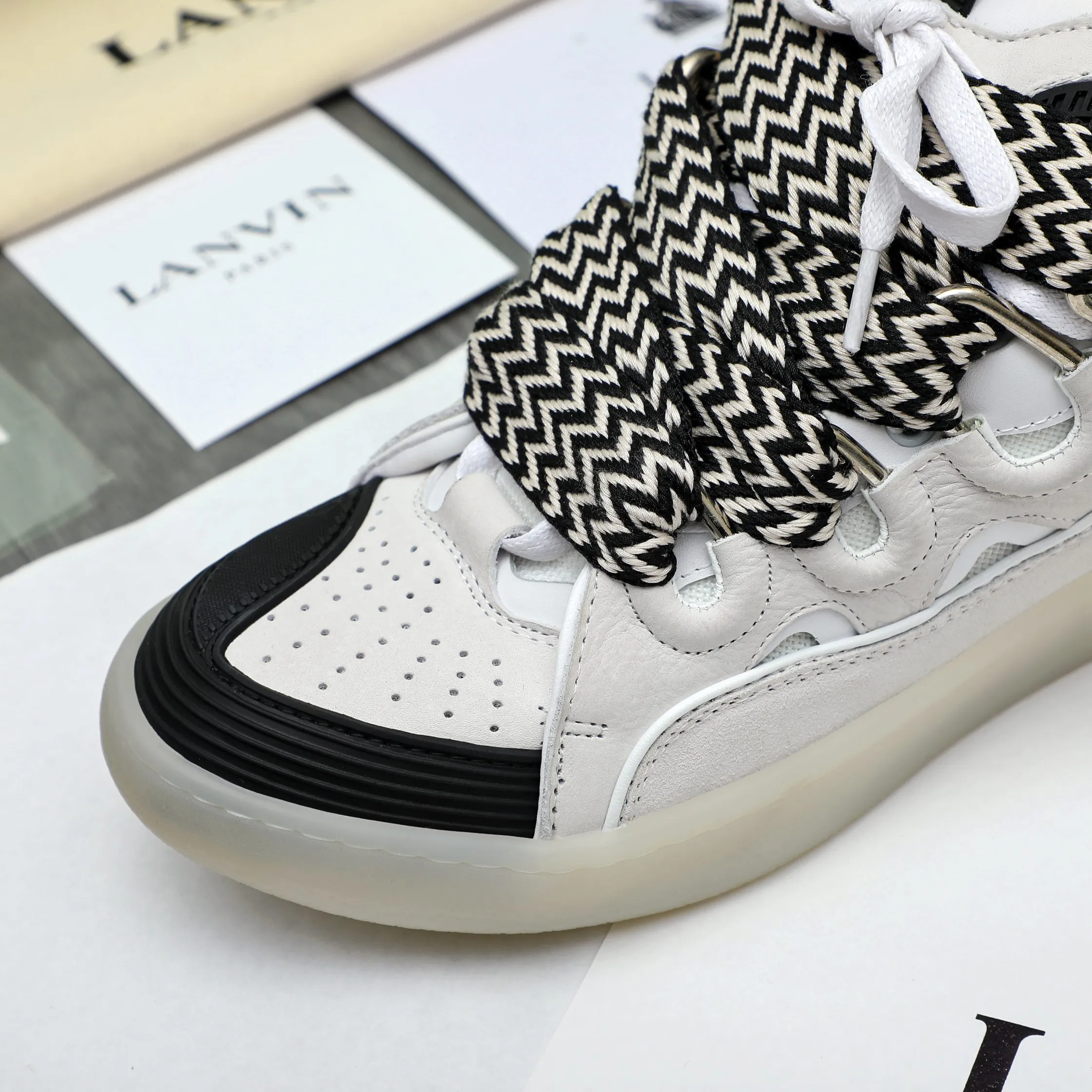 Men's shoes 💰740 [Lanvin] Lanvin high-end quality original couple's casual shoes - Upper: imported pebbled cowhide stitched with breathable mesh - Lining: Lycra elastic lining - Outsole: original rubber outsole - Super high quality control·Fine workmanship: highlighted (high-end·luxury·grade) -Size: 36-45 (45 can be customized)